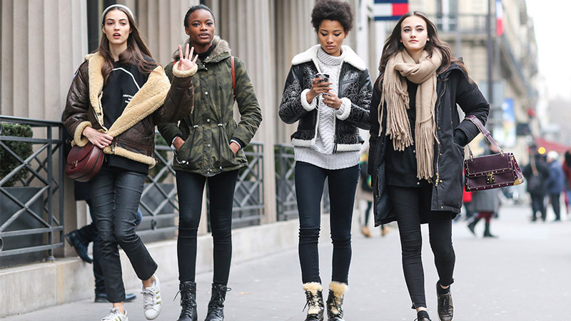 Уличный стиль Парижа во время недели моды осень/зима 2017, фото