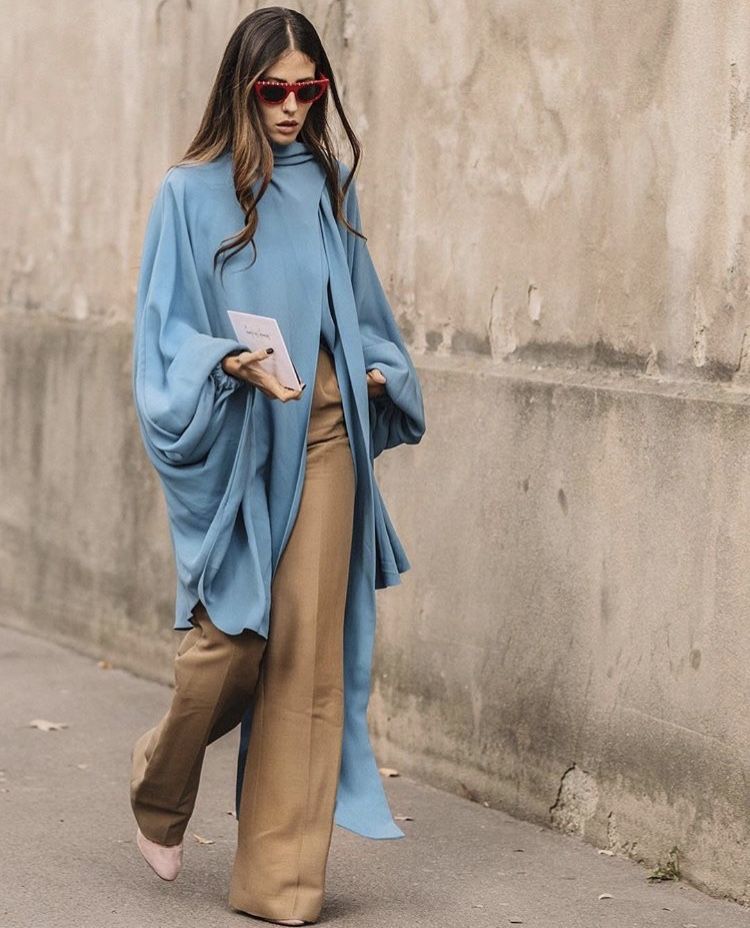 Как сочетать классический бежевый цвет весной 2019? Эти образы ты захочешь скопировать