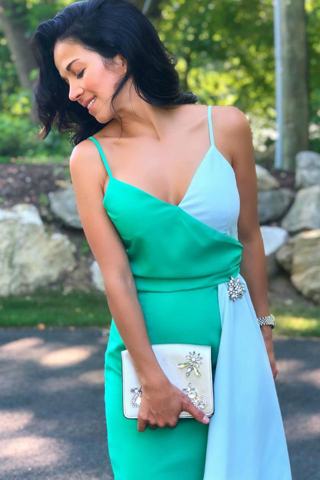 Следуйте за тенденциями! Узнайте как носить двухцветное платье с запахом