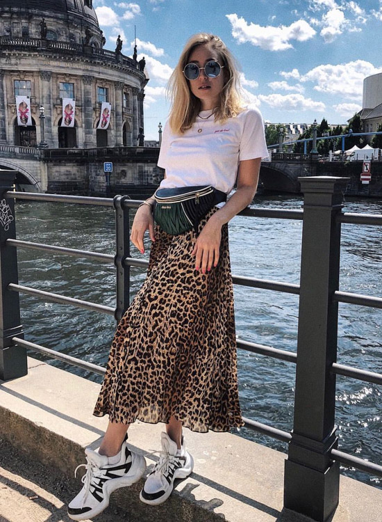 Носим леопардовую юбку 5 дней в неделю даже если на улице прохладно